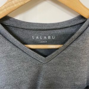 Lulabu Gray T-Shirt Baby Wearing Shirt Size Large
